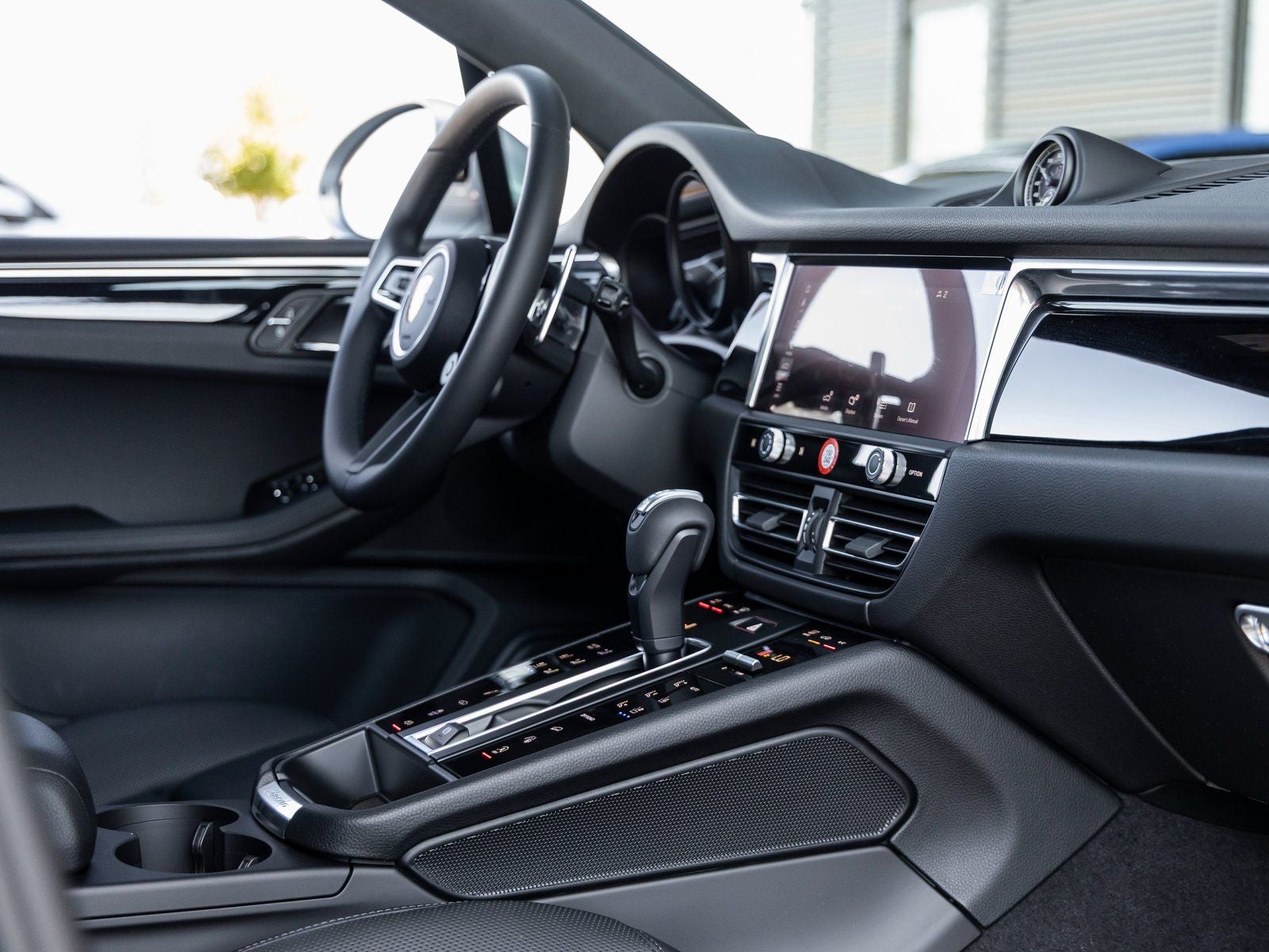 2025 Porsche Macan S