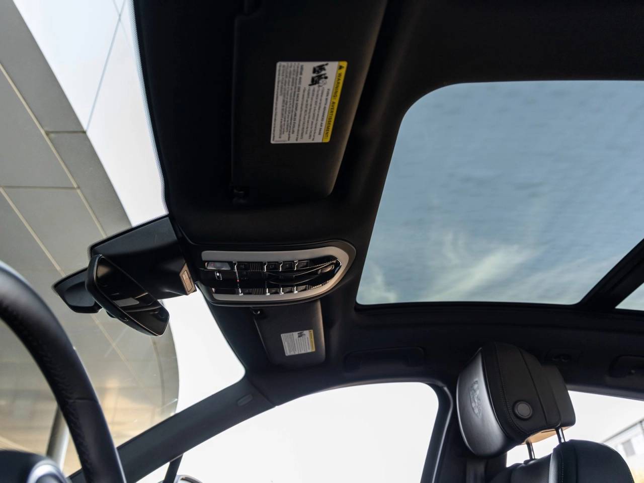 2025 Porsche Macan S