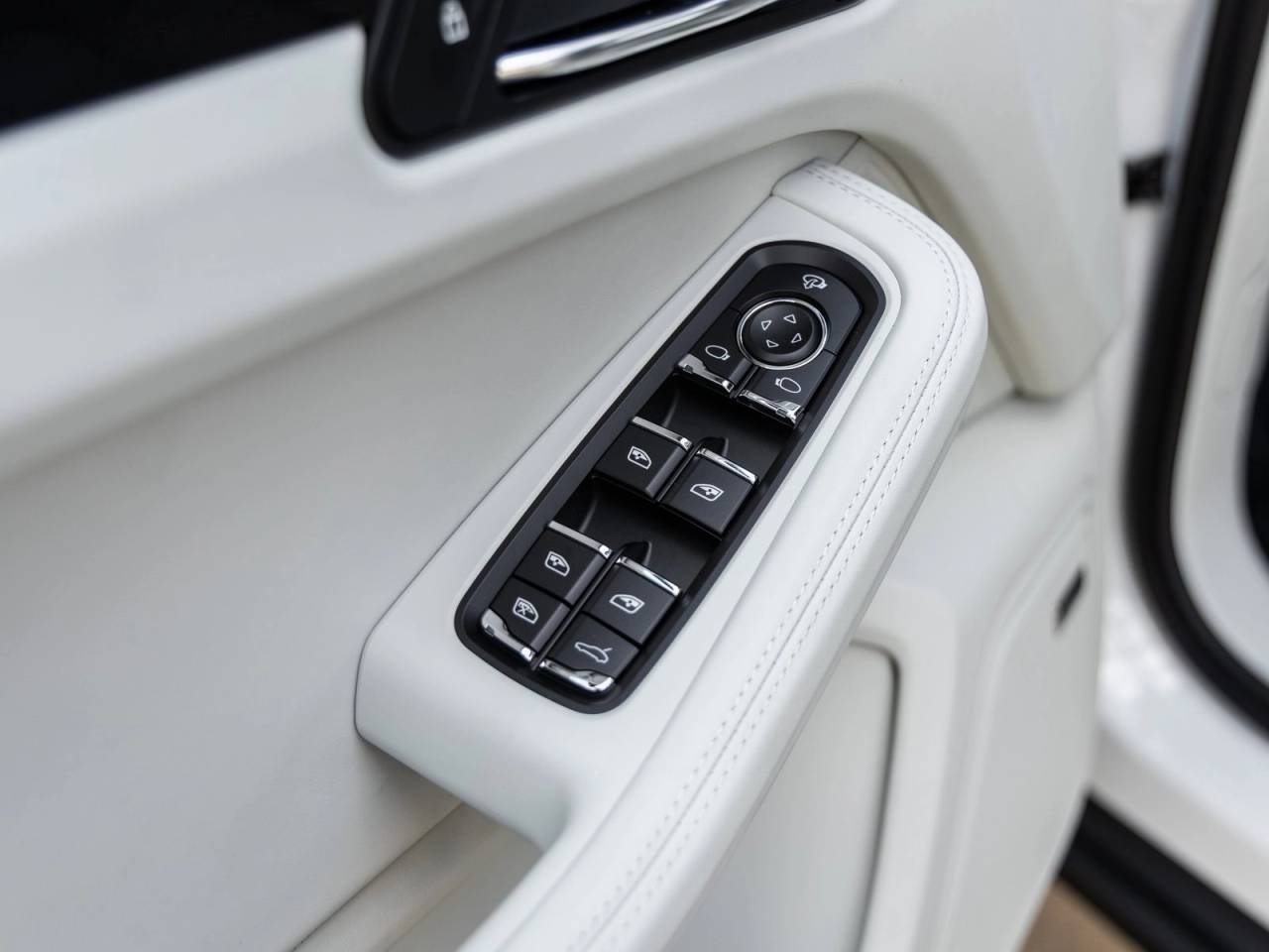 2026 Porsche Macan Macan S