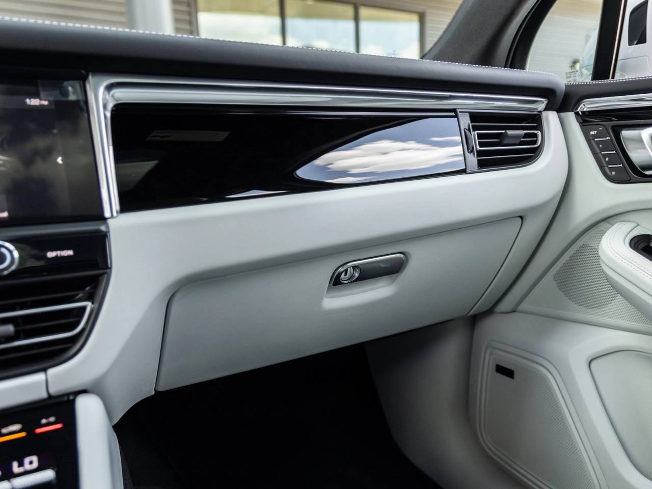 2026 Porsche Macan Macan S