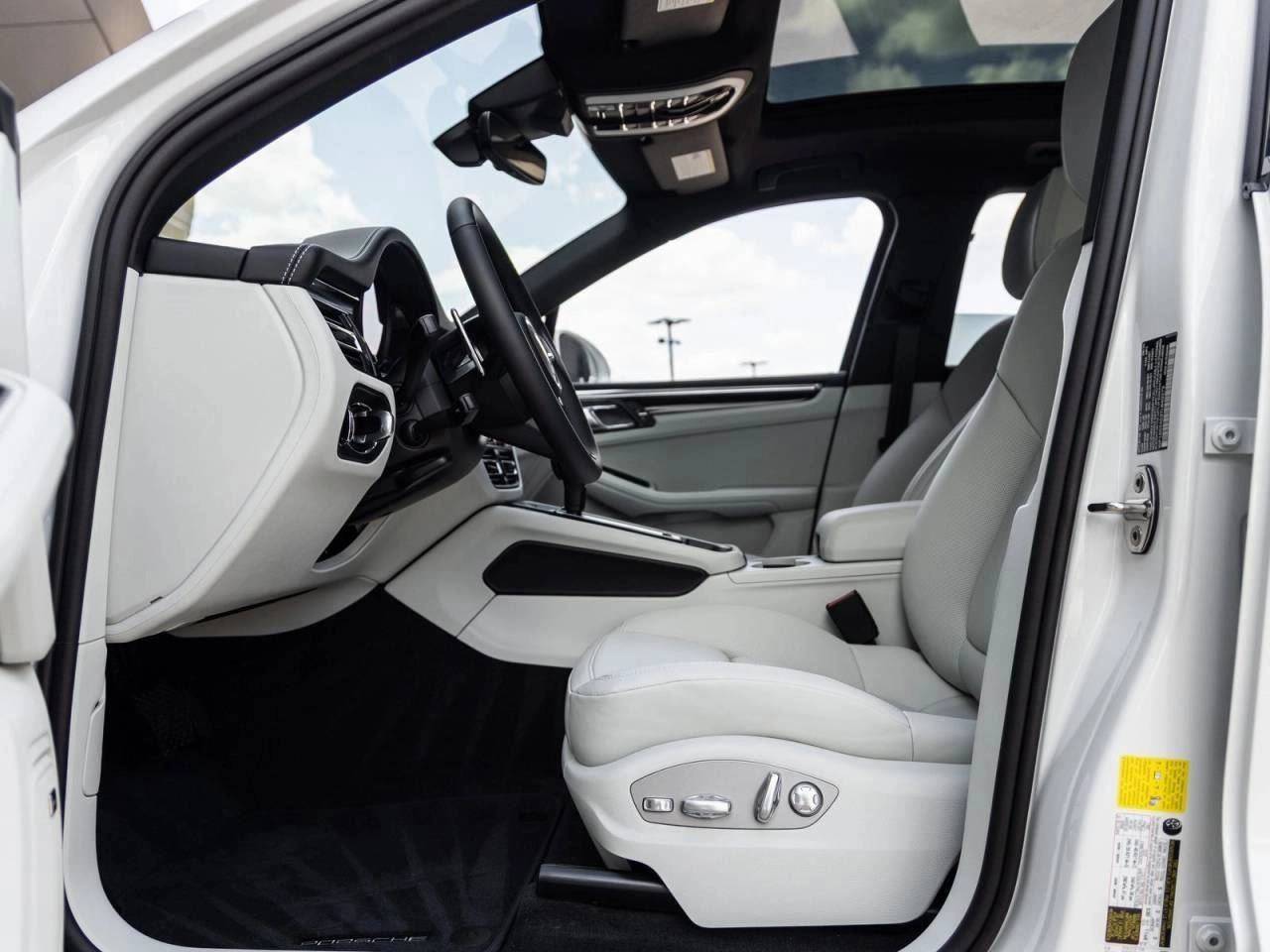 2026 Porsche Macan Macan S