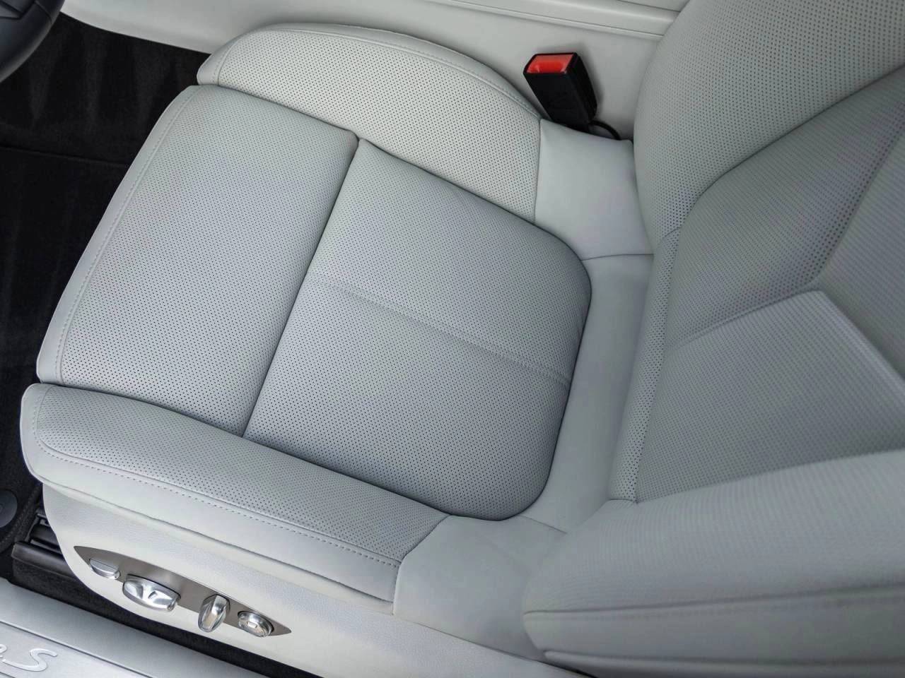 2026 Porsche Macan Macan S