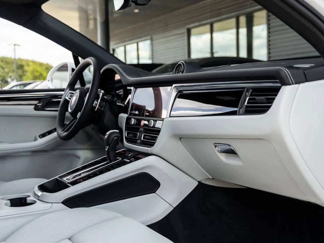 2026 Porsche Macan Macan S