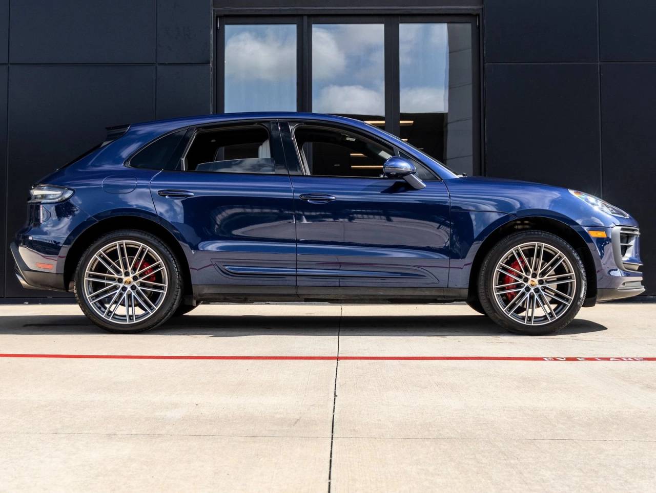 2023 Porsche Macan Macan S (MY23)