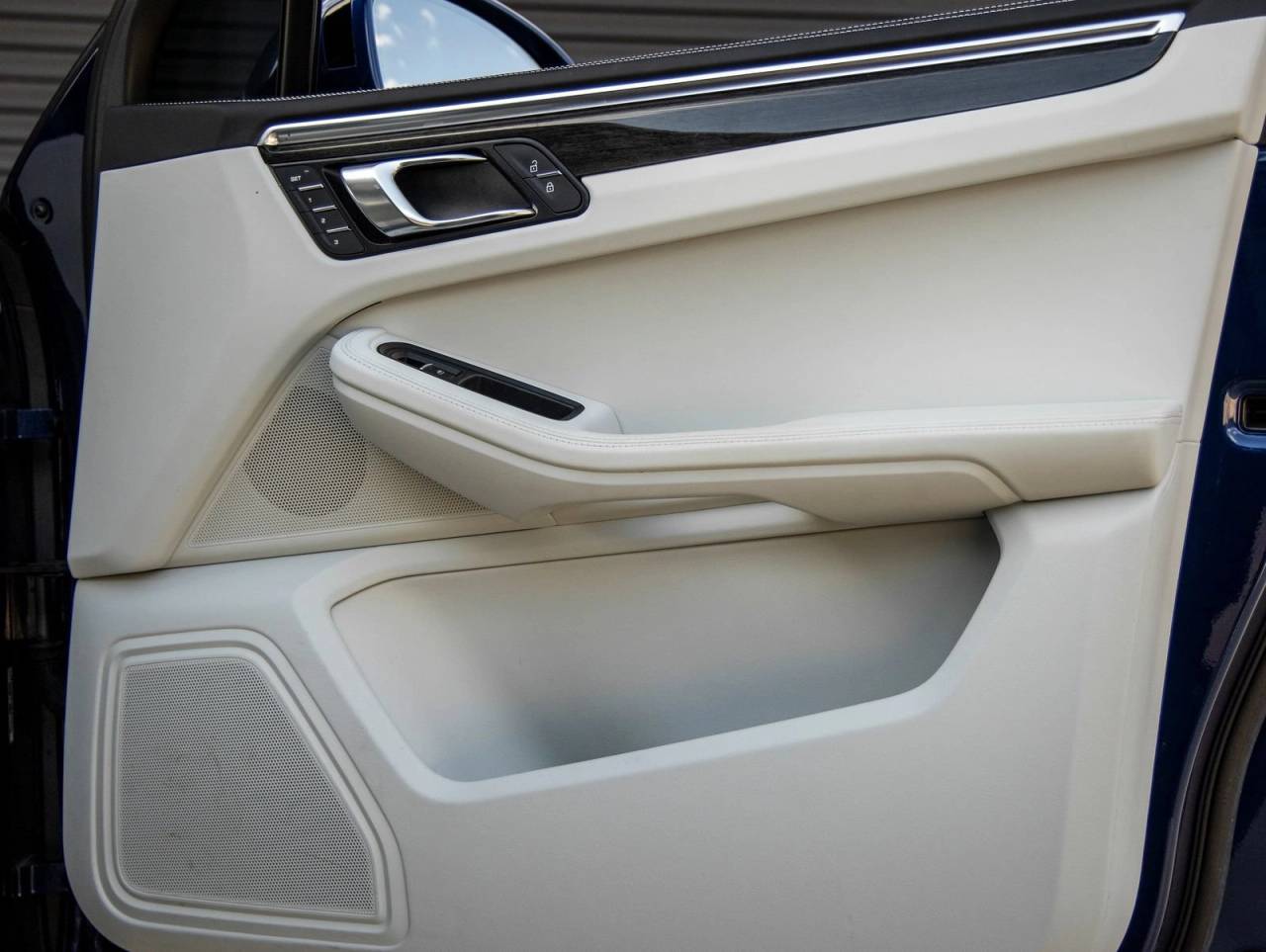 2023 Porsche Macan Macan S (MY23)