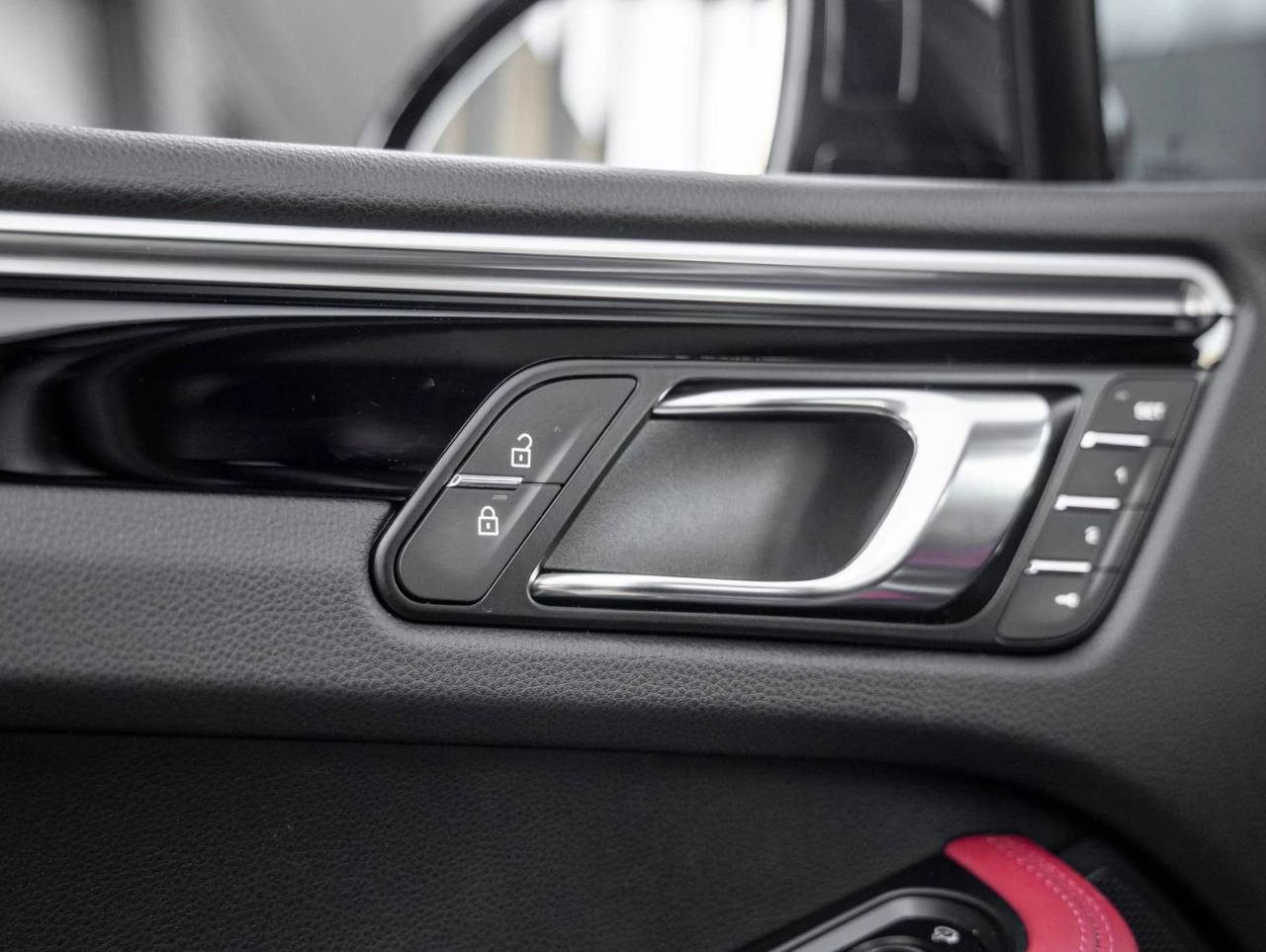 2024 Porsche Macan S