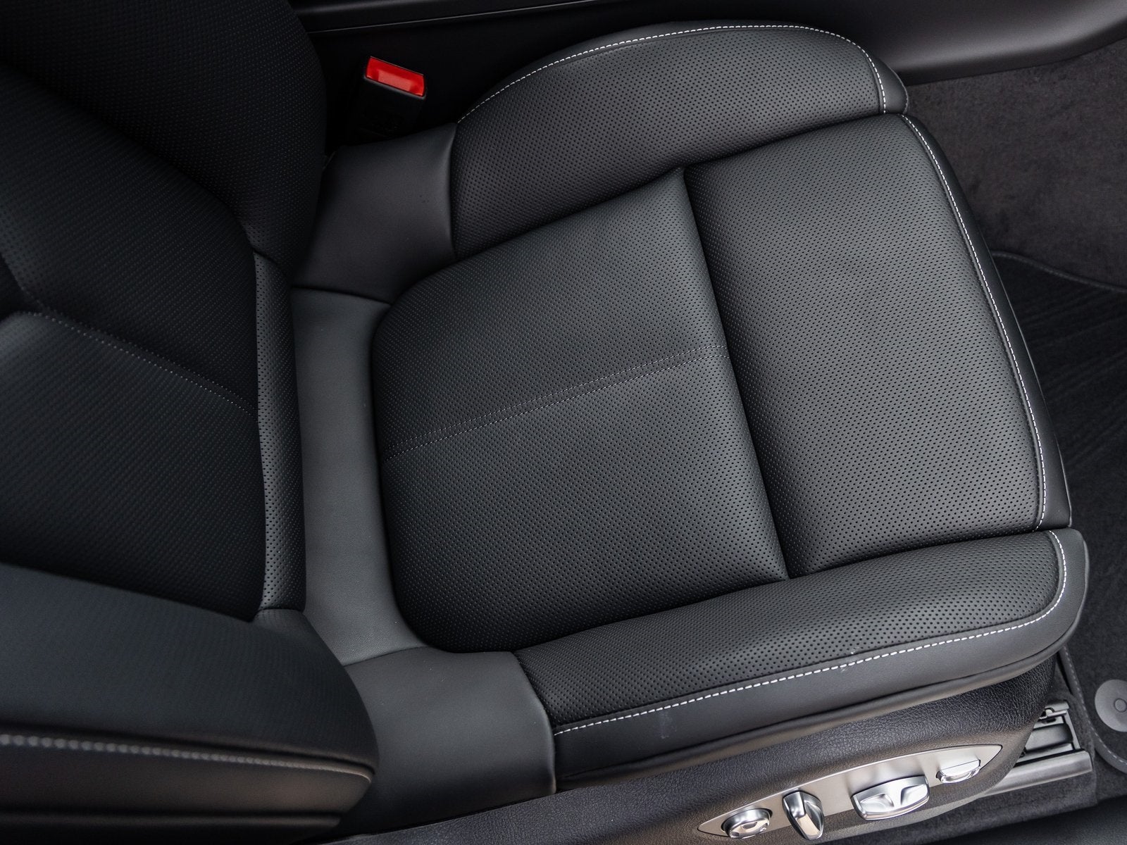 2026 Porsche Macan Macan S