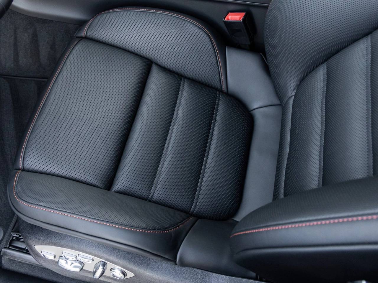 2026 Porsche Macan Macan S