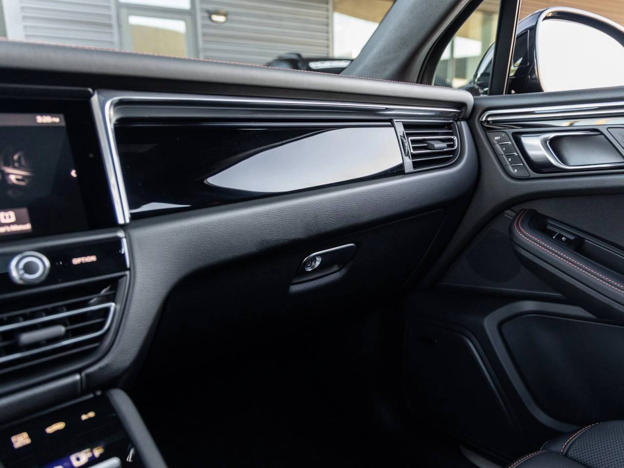 2026 Porsche Macan Macan S