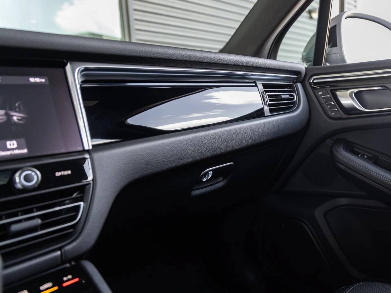 2026 Porsche Macan Macan S