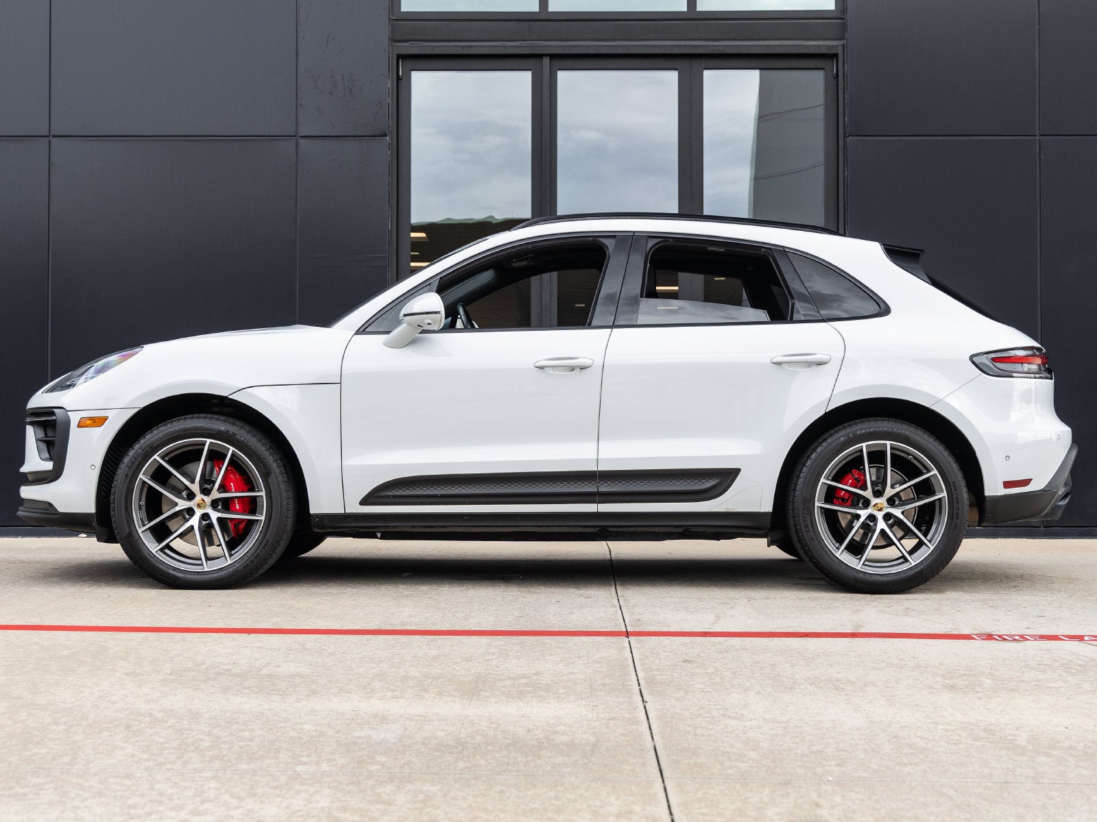 2022 Porsche Macan S