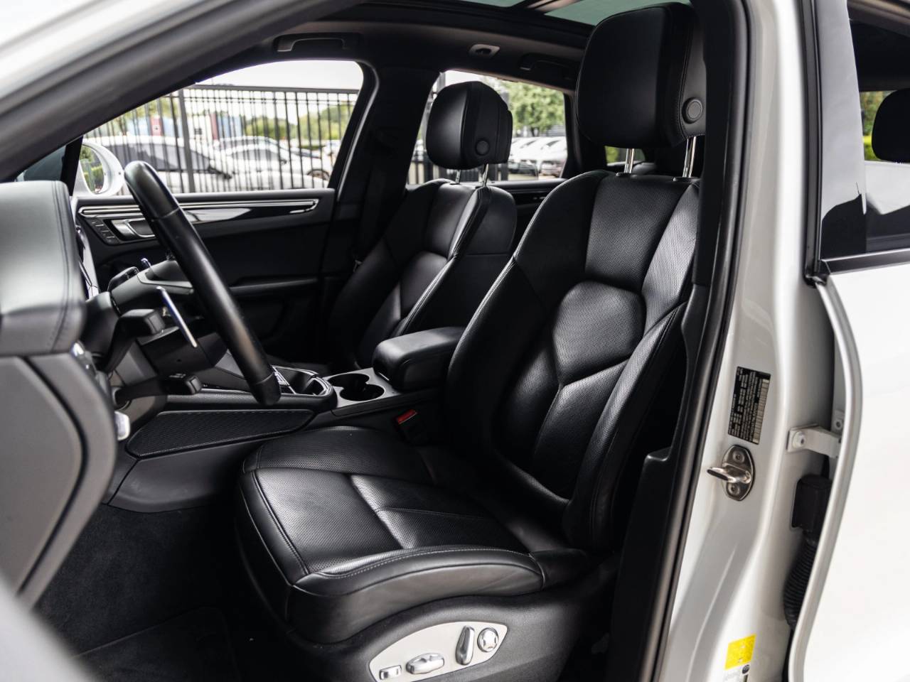 2022 Porsche Macan Macan S