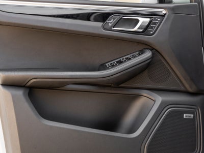 2025 Porsche Macan S