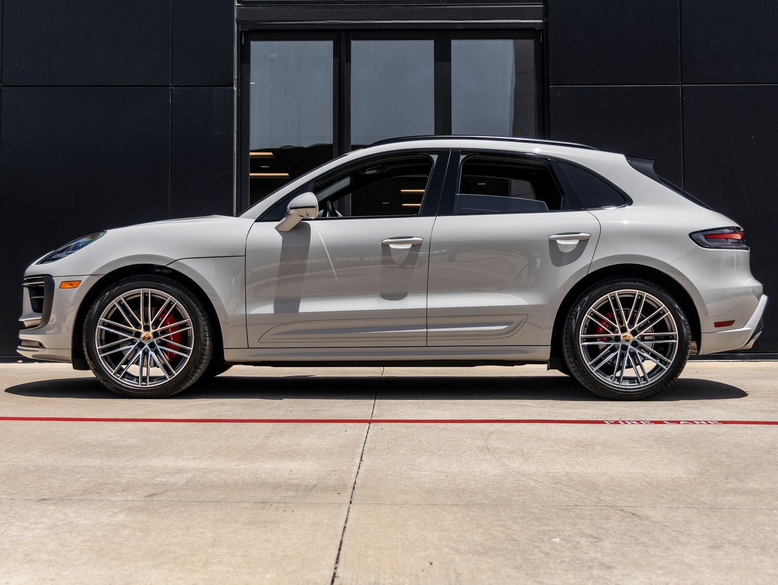 2025 Porsche Macan S
