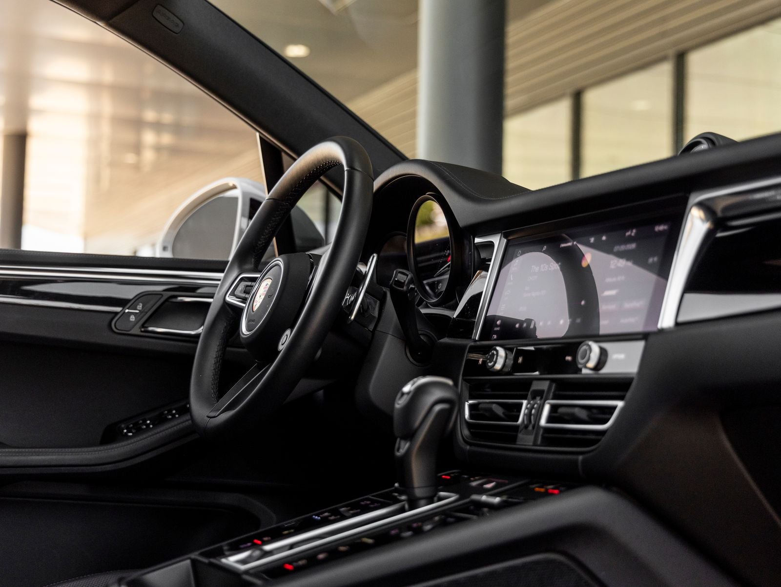 2025 Porsche Macan S