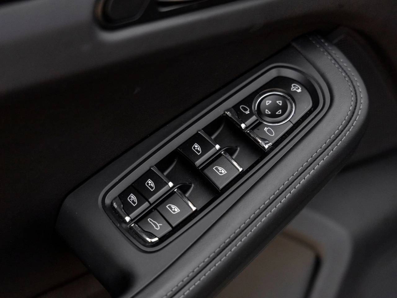 2025 Porsche Macan Macan S