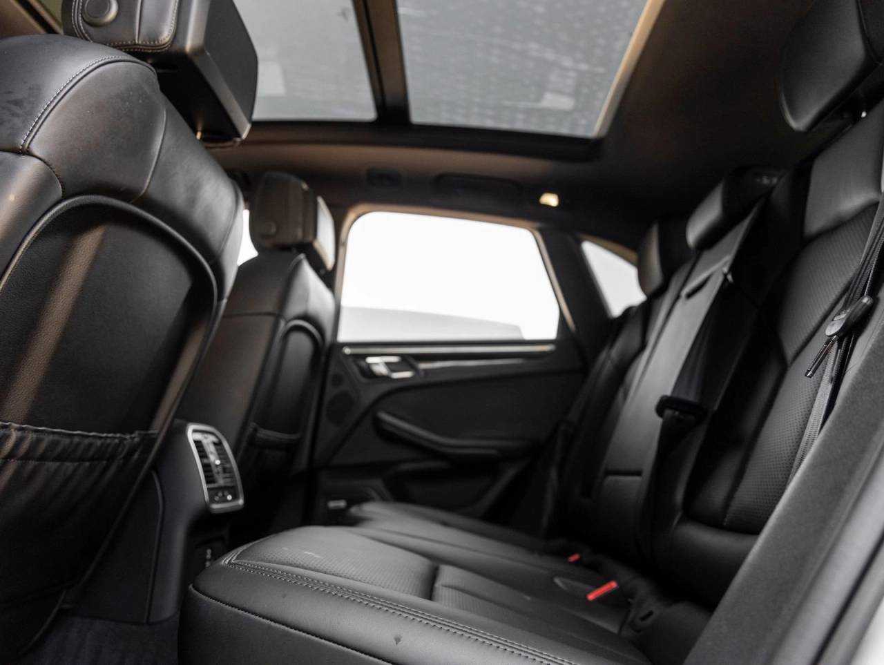 2025 Porsche Macan Macan S