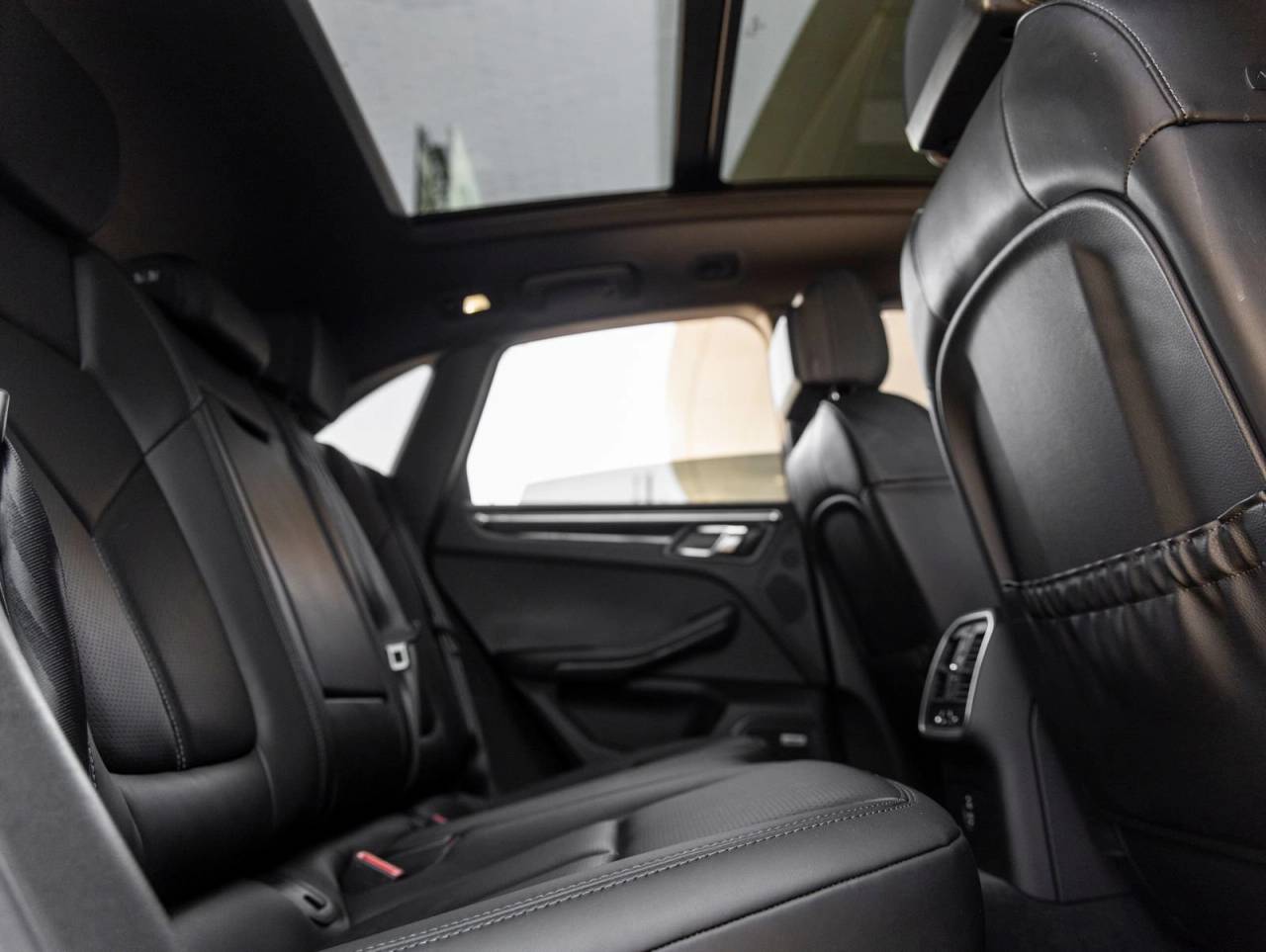 2025 Porsche Macan Macan S