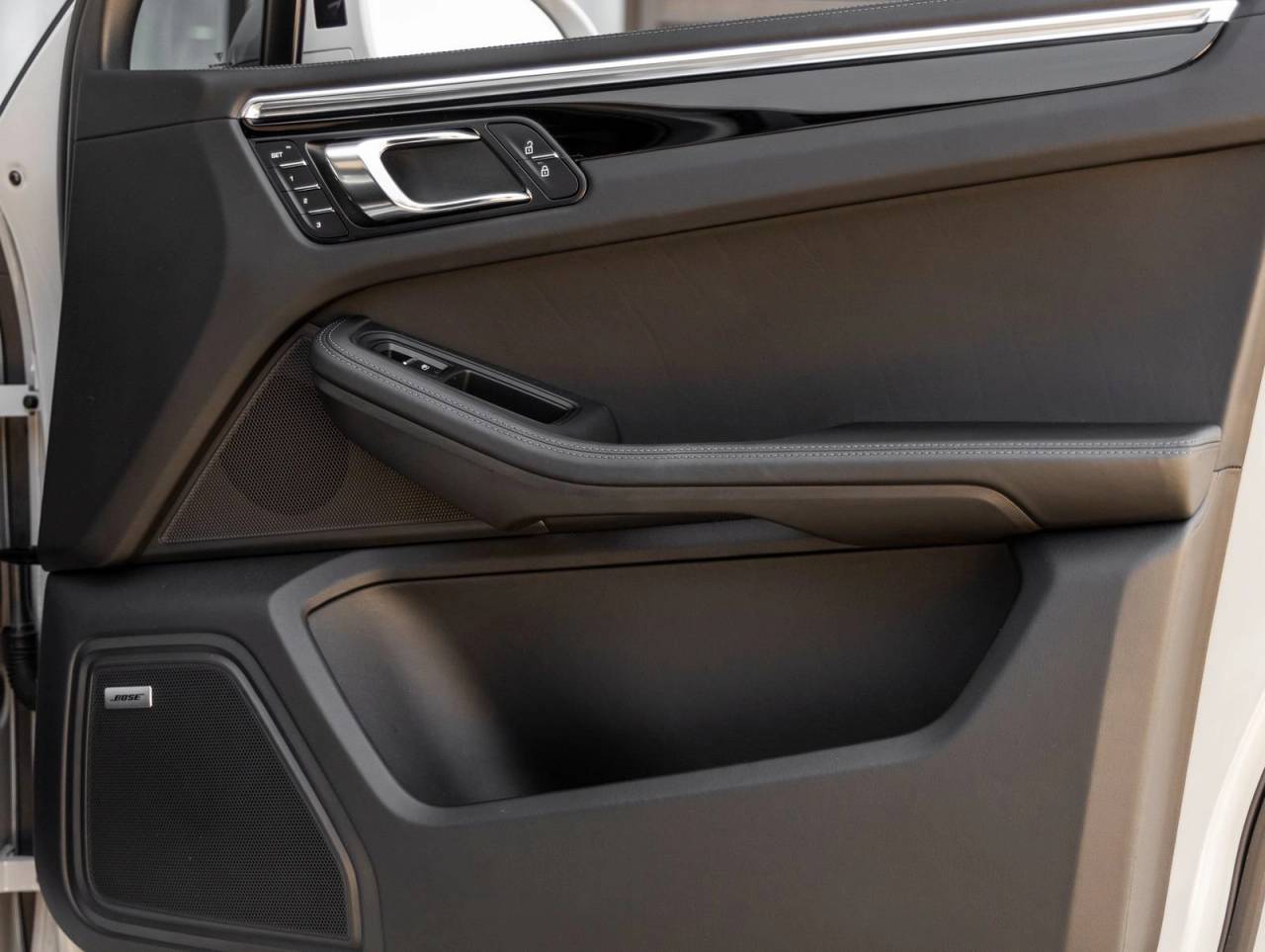 2025 Porsche Macan Macan S