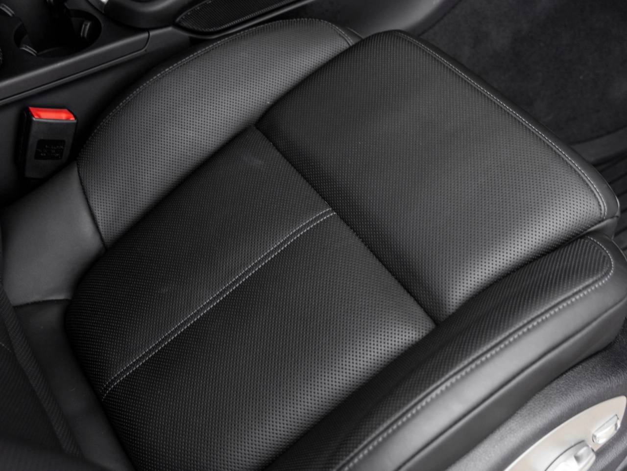 2025 Porsche Macan Macan S