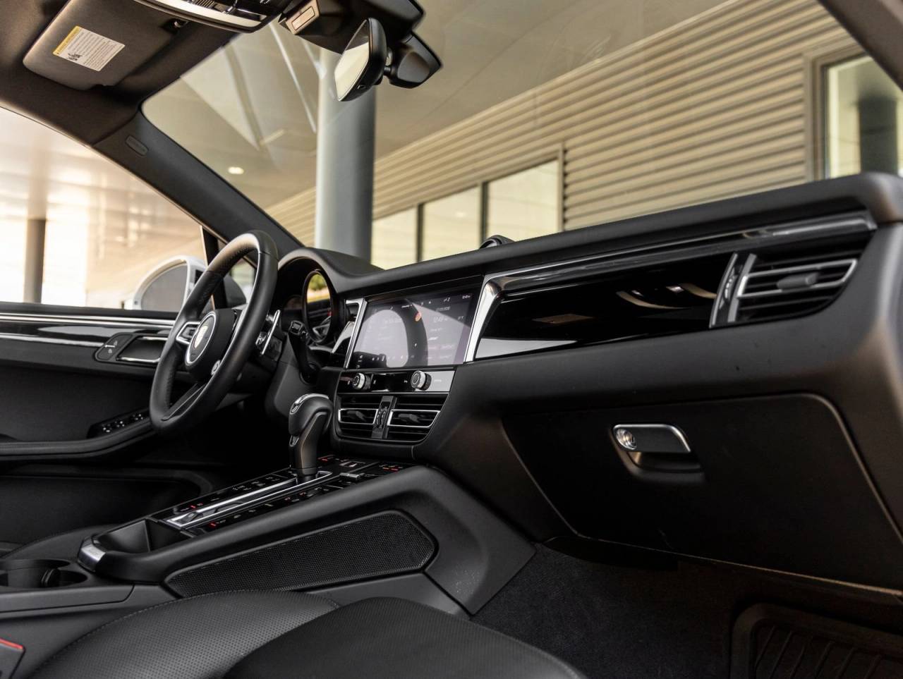 2025 Porsche Macan Macan S