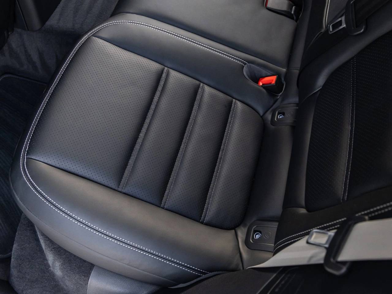 2026 Porsche Macan Macan S