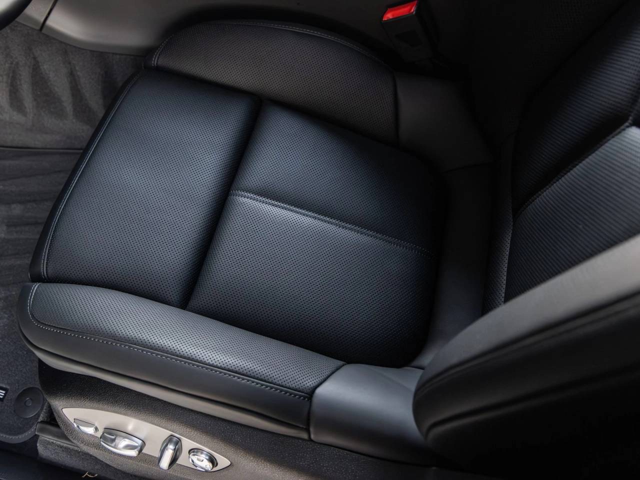 2026 Porsche Macan Macan S