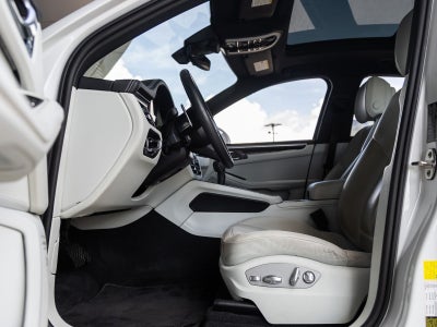 2022 Porsche Macan S