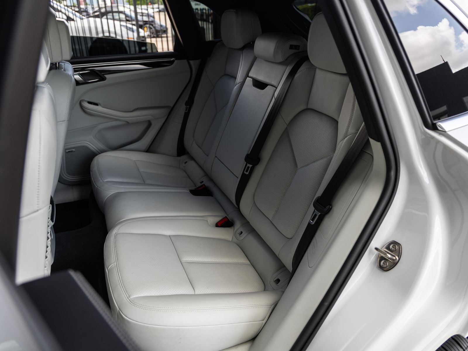 2022 Porsche Macan S
