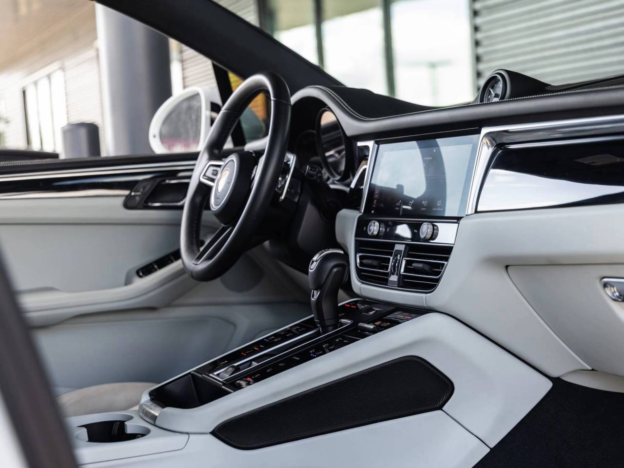 2022 Porsche Macan S