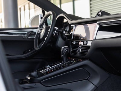 2026 Porsche Macan Macan S