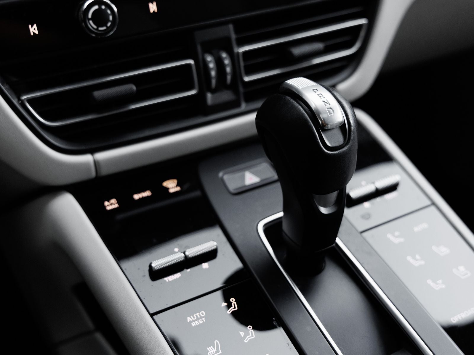 2022 Porsche Macan Macan S