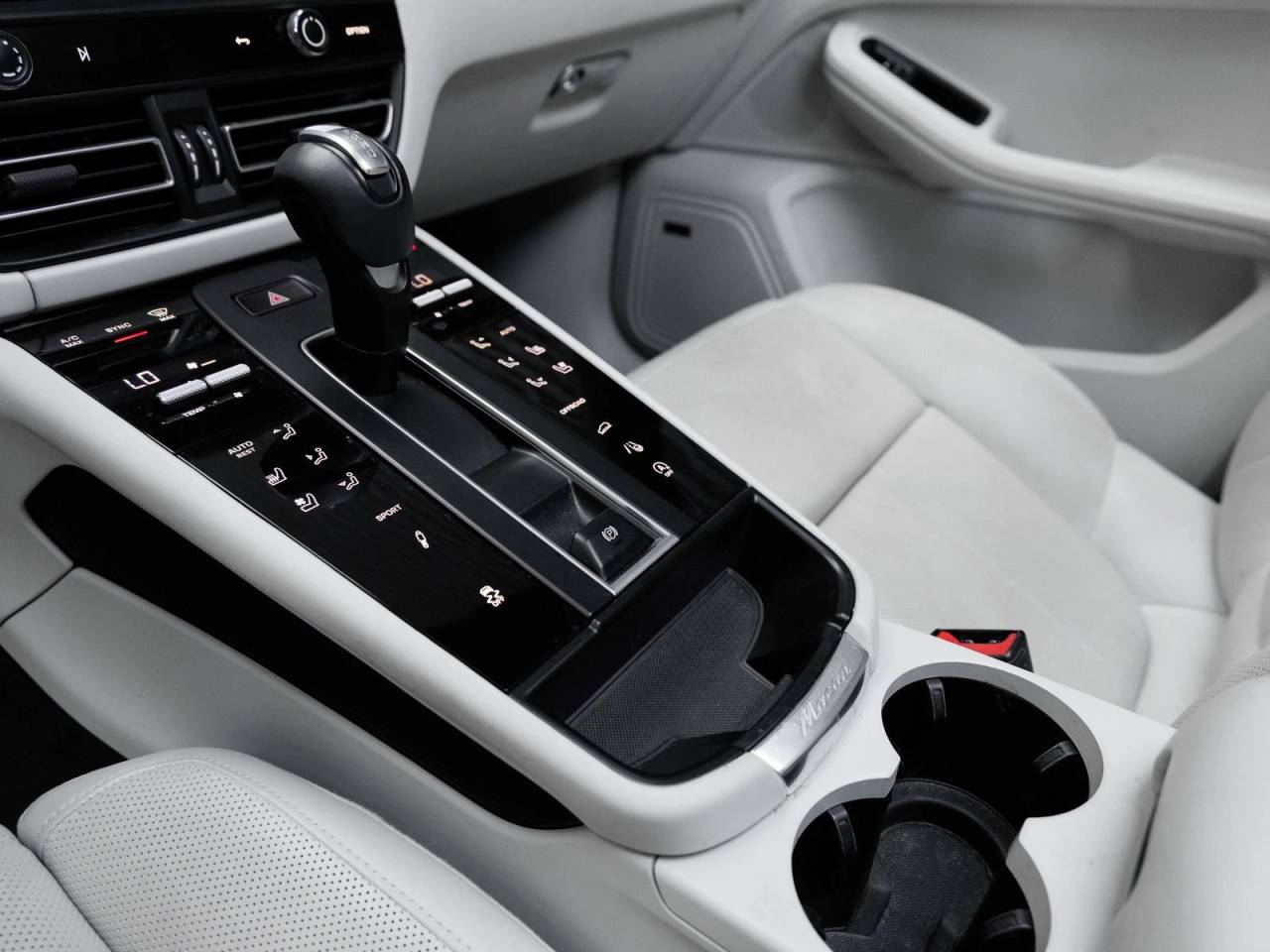 2022 Porsche Macan Macan S