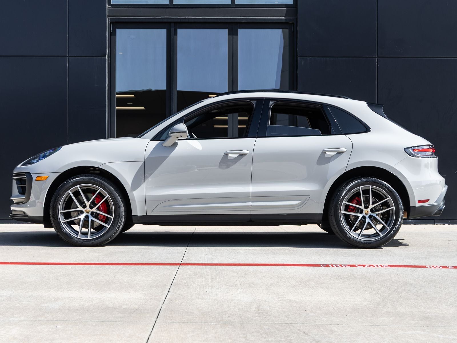 2024 Porsche Macan S