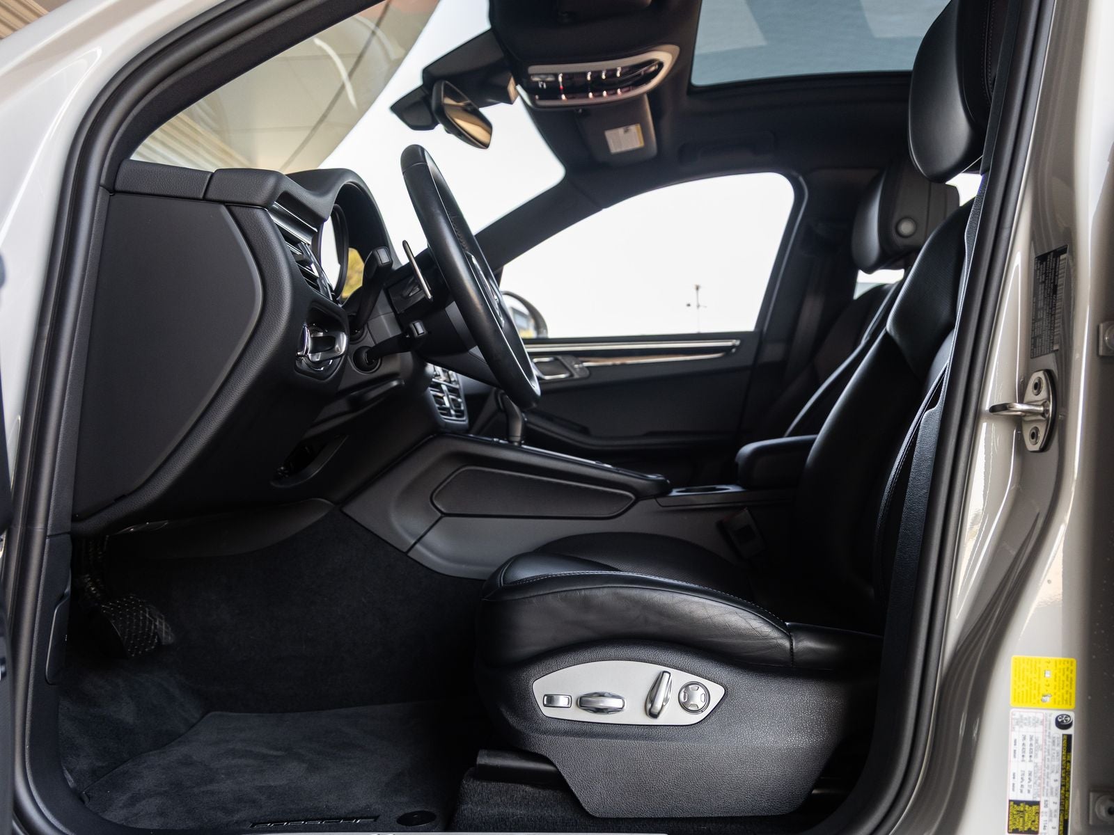 2024 Porsche Macan S