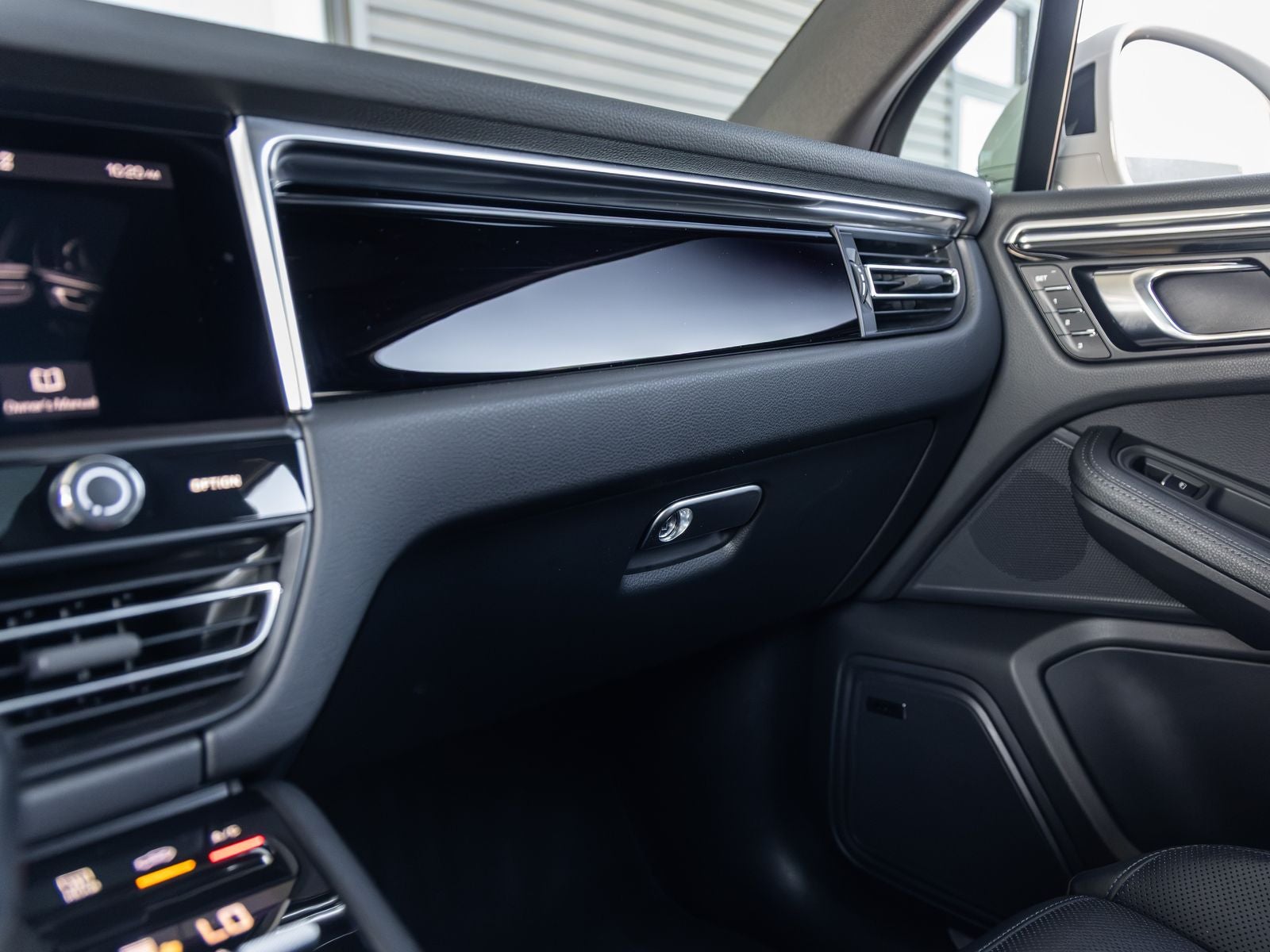 2024 Porsche Macan S