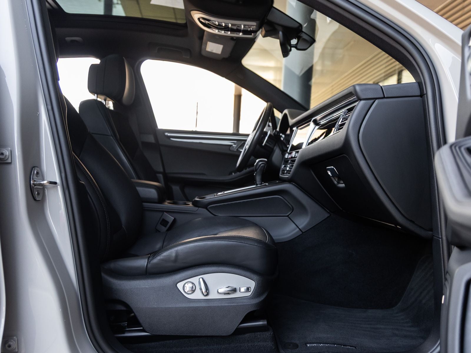 2024 Porsche Macan S