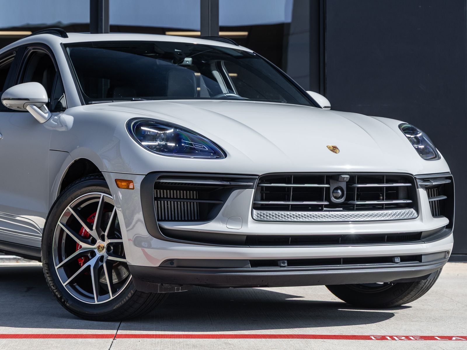 2024 Porsche Macan S