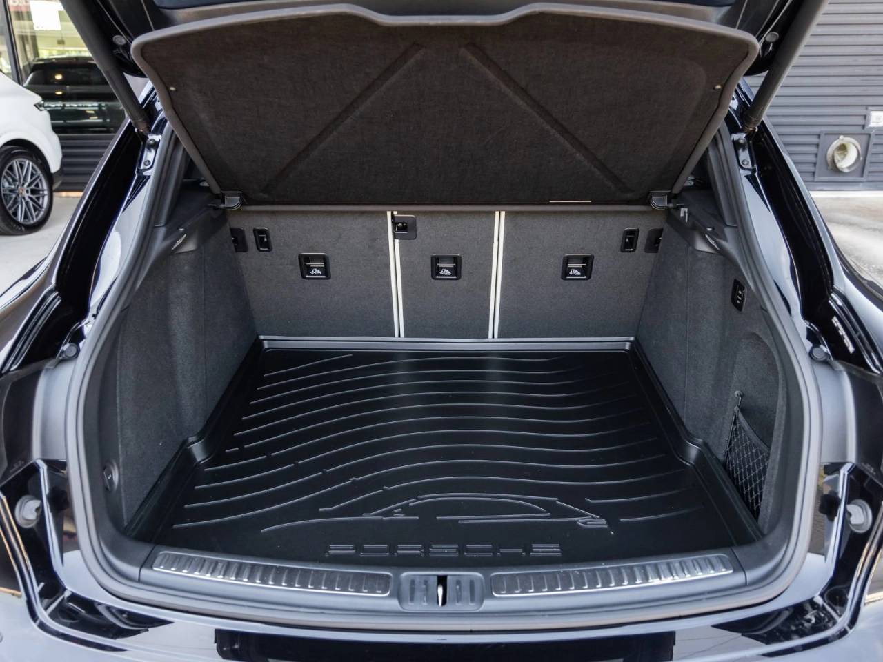 2024 Porsche Macan Macan S