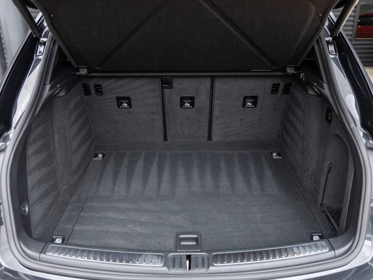 2024 Porsche Macan S