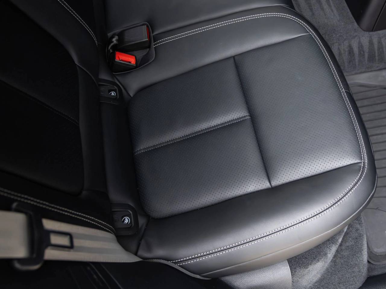 2024 Porsche Macan S