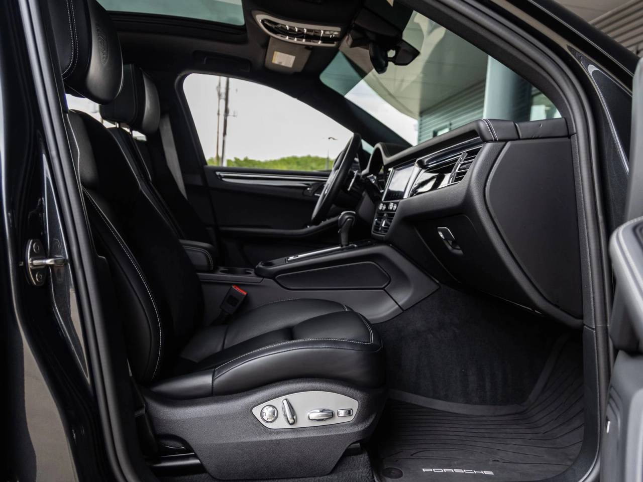 2024 Porsche Macan S