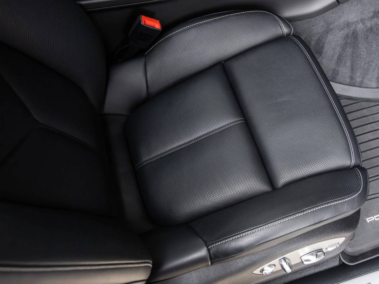 2024 Porsche Macan S