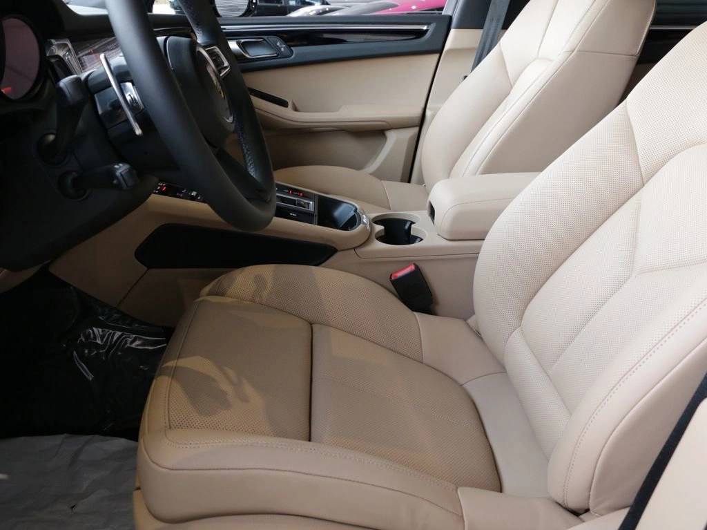 2025 Porsche Macan S