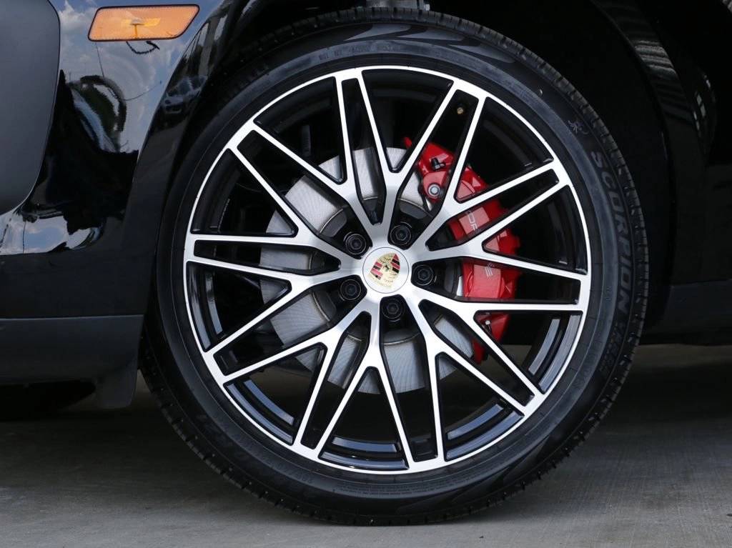 2025 Porsche Macan S