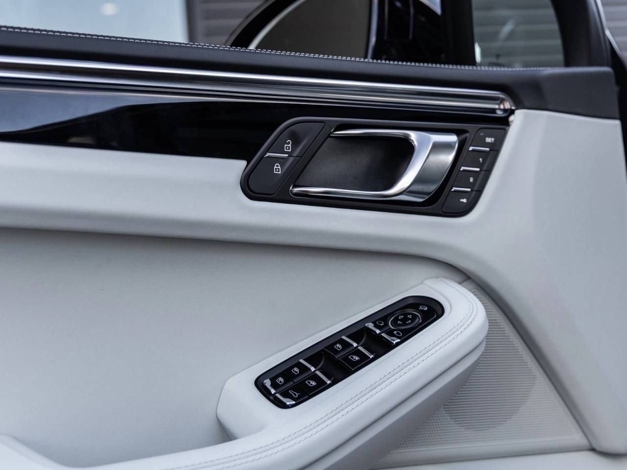 2026 Porsche Macan Macan S