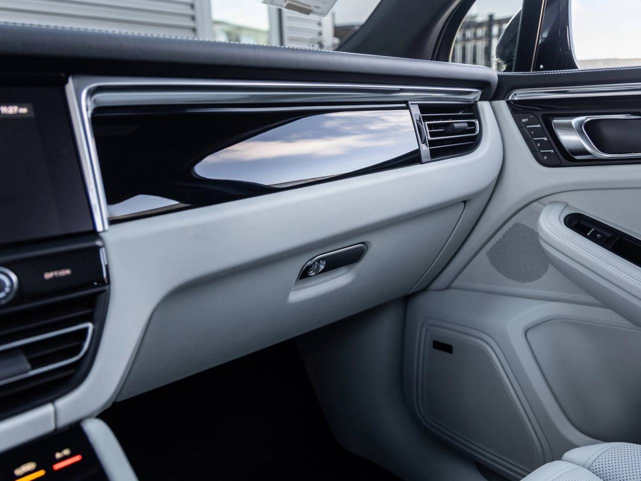 2026 Porsche Macan Macan S