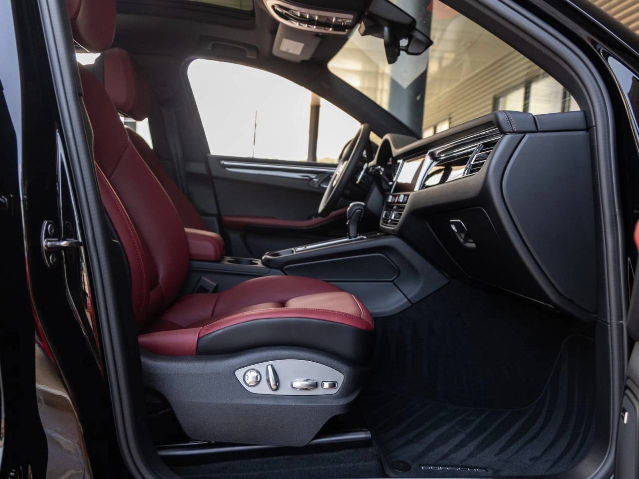 2026 Porsche Macan Macan S
