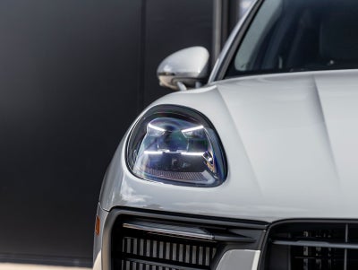 2026 Porsche Macan Macan S