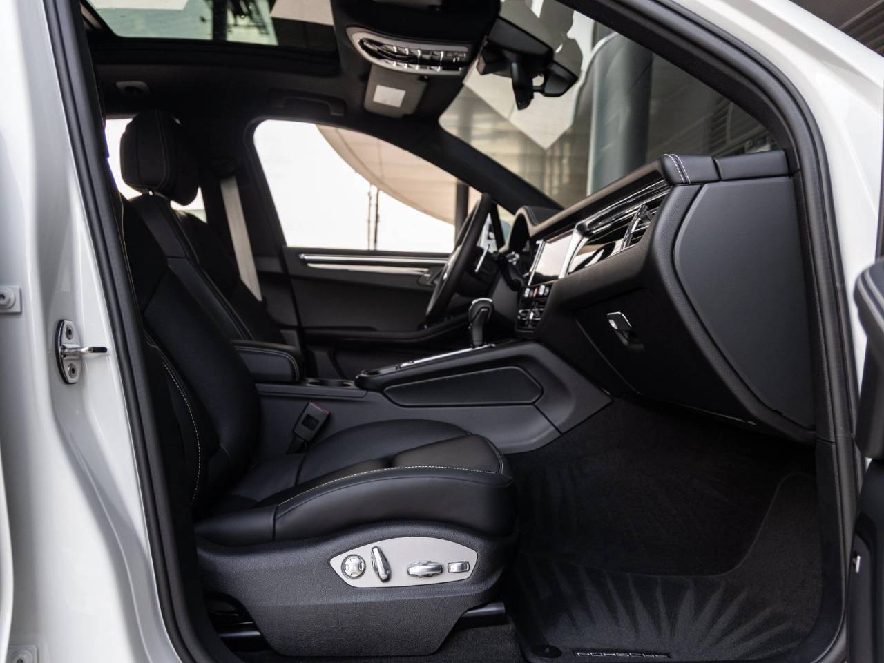 2026 Porsche Macan Macan S